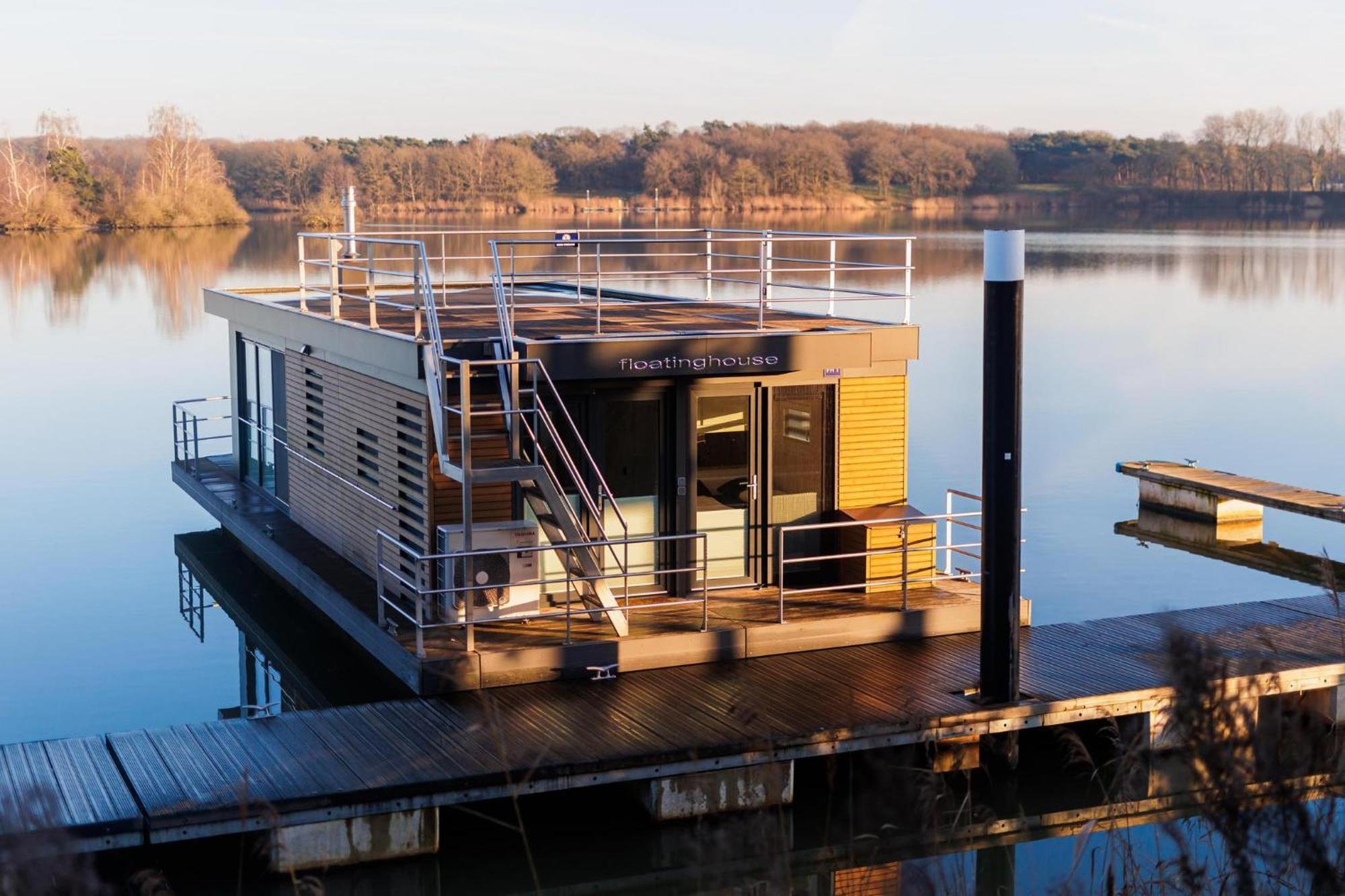 Vakantie & Resort Leukermeer Well  Exterior photo